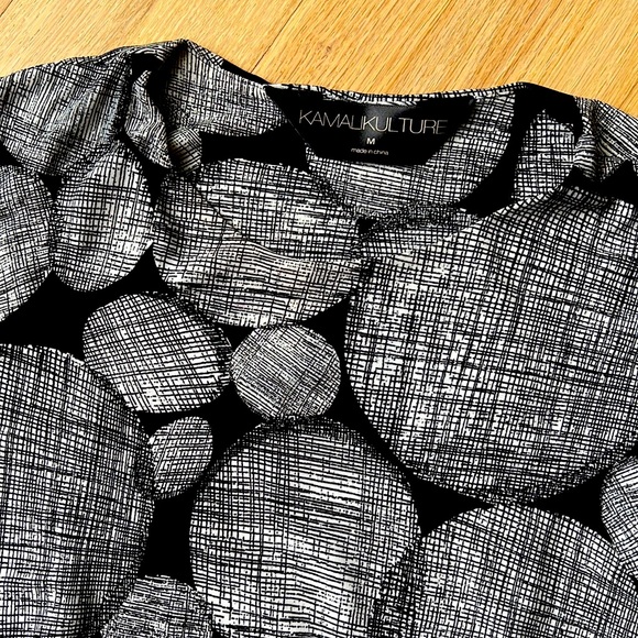 KamaliKulture knit dress. - Picture 2 of 3